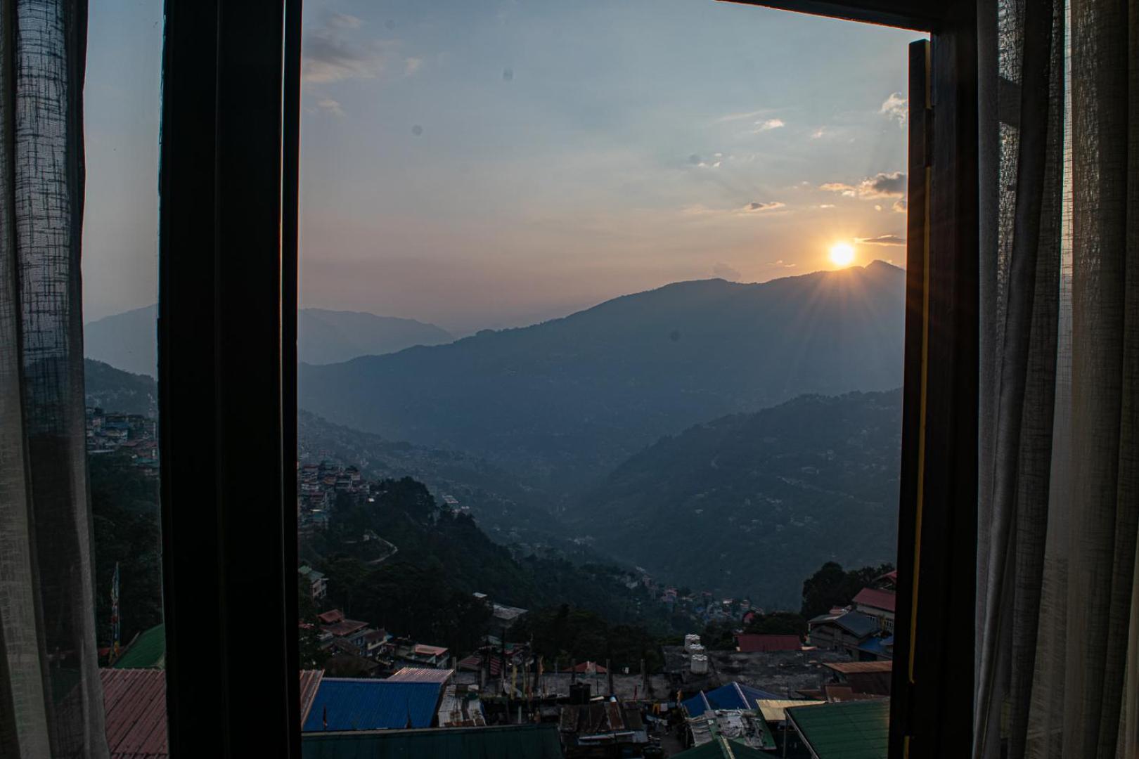 The Wild Orchid Hotel Gangtok Exterior photo